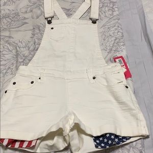 Short overalls